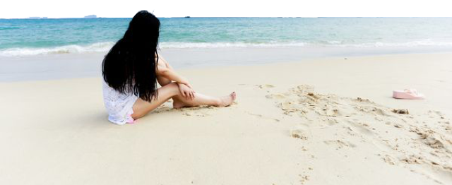 fille sur une plage de Seine-Maritime